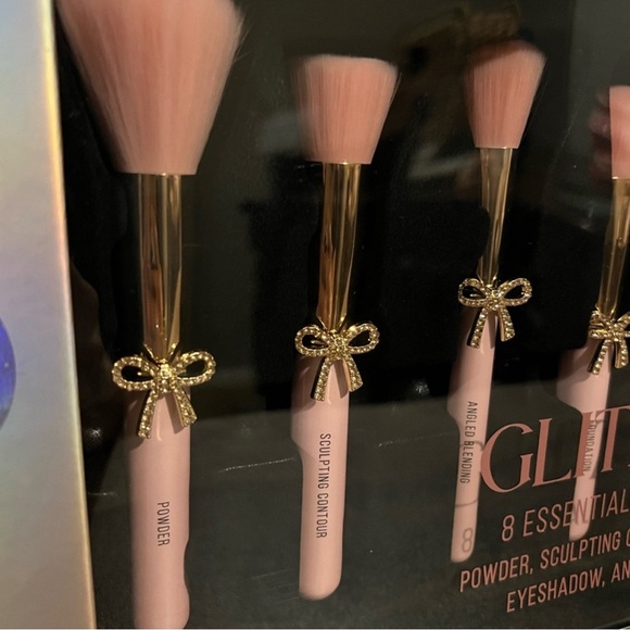 NEW Home Goods TjMaxx Christmas Glitz & Glam Pink Bow Makeup Bag & Brush Set - Picture 4 of 6